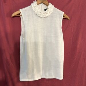Kasper Women’s Cream Sleeveless Sweater, knitted ruffle neckline Gorgeous Size L